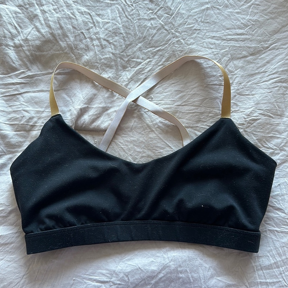 Fabletics: Black and Gold sports bra